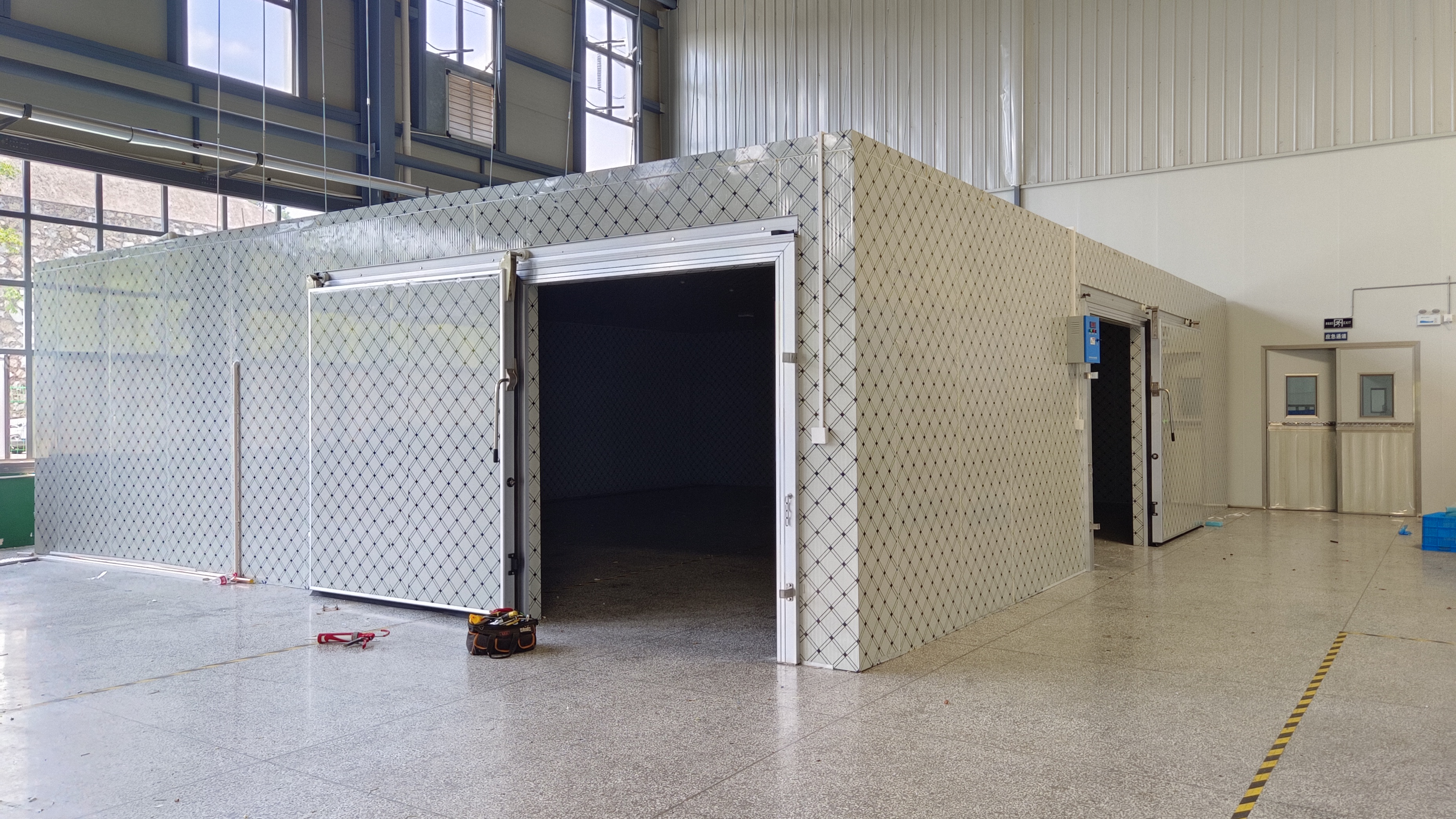 Meat and fish Storage Cold Room Freezer with -18 to -25 degree and sliding door