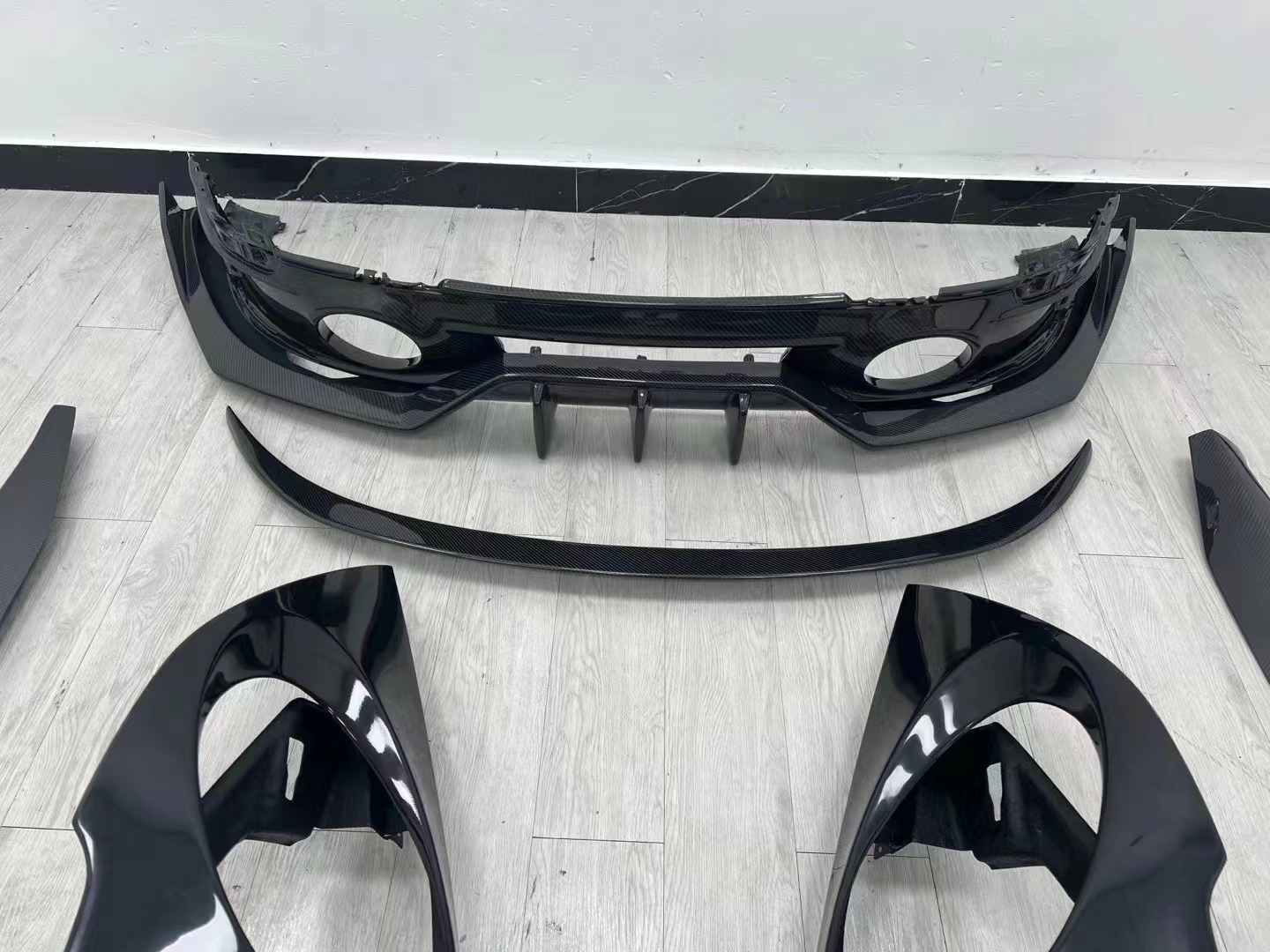 for Porsche 992 Carbon fiber Body Kit 992 Carbon fiber front lip diffuser side skirt spoiler hood fender