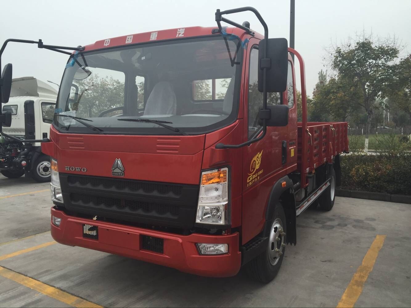 New 4x2 Sinotruk Howo7 Euro 2 Light Duty Trucks 12 Tons Light Duty Cargo Truck with good quality 95 Km / H
