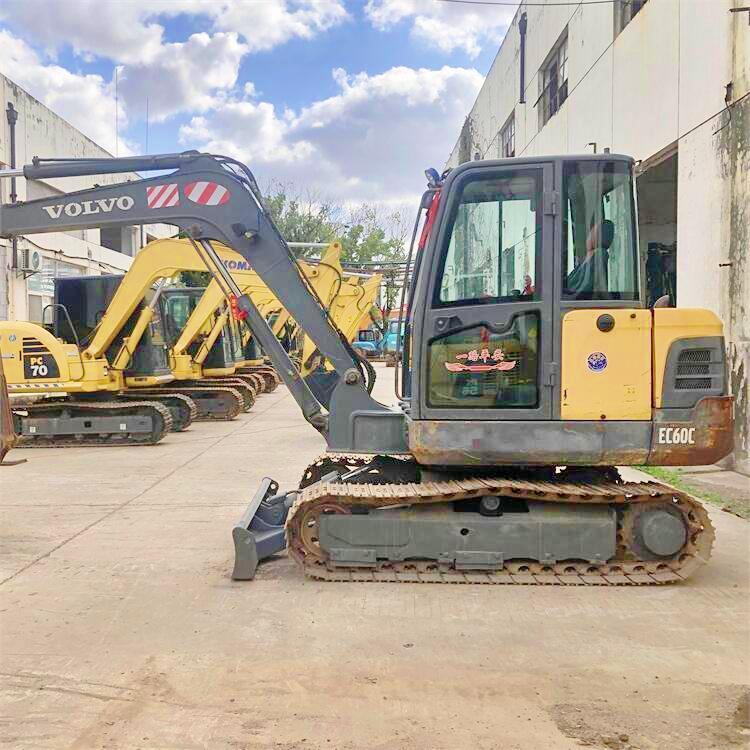 Volvo EC60 Crawler Chain Excavator 6 Ton Slightly Used with Original Pump and Health