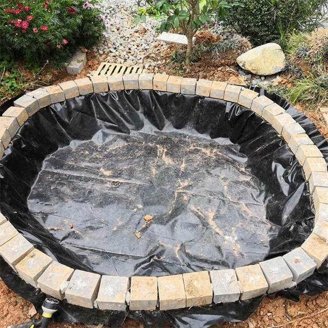 Anti-UV HDPE Geomembrane Liner 45 mil 60 mil Plastic Liner for Fish Pond Width 2m-8m