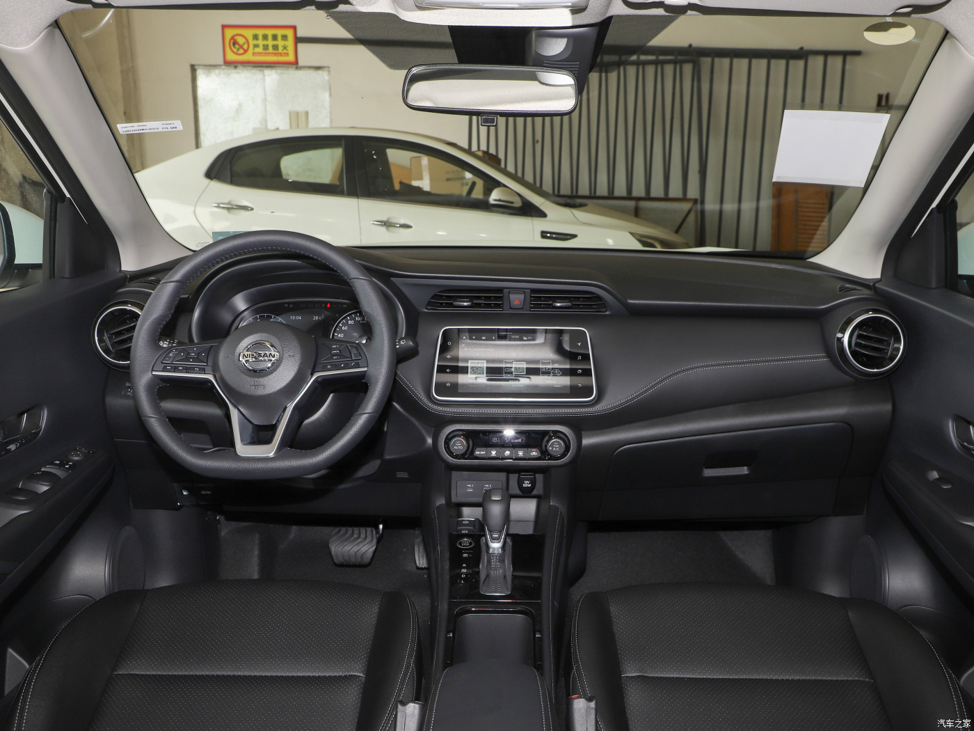 TPMS and Normal Steering Wheel Equipped Nissan KICKS 1.5L CVT 5 Seat Small SUV for Fast Speed Driving