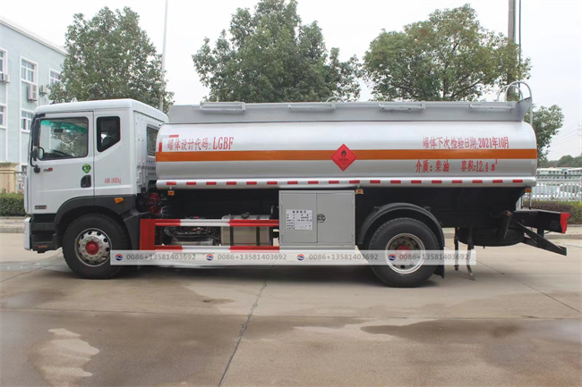 Dongfeng Fuel Bowser 12000 Liter Fuel Tanker Truck Single Row Cab 2 Axles