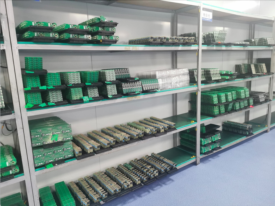 Custom Quick Turn SMT PCB Assembly with 1.6mm Board Thickness and Green Soldmask