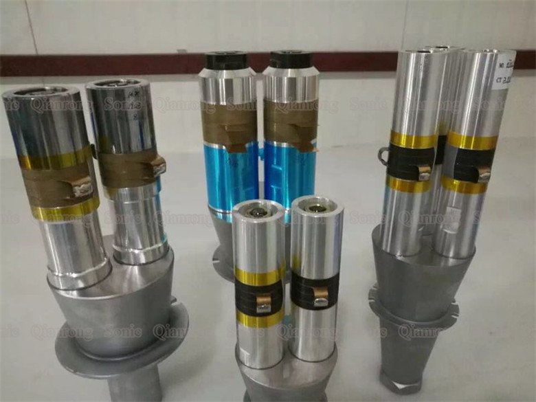 38mm Diameter Double Welding 20 Khz Ultrasonic Transducer With PZT8 Piezoelectric Ceramics