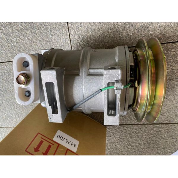 4456130 Air Conditioning Compressor for Hitachi ZAXIS135 ZX200 ZAX330 Excavator 270C LC JD
