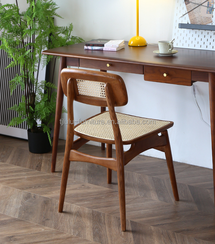 Dining Room Furniture Vintage Luxury Hotel Restaurant Natural Rattan Solid Wood Dining Chair for Events