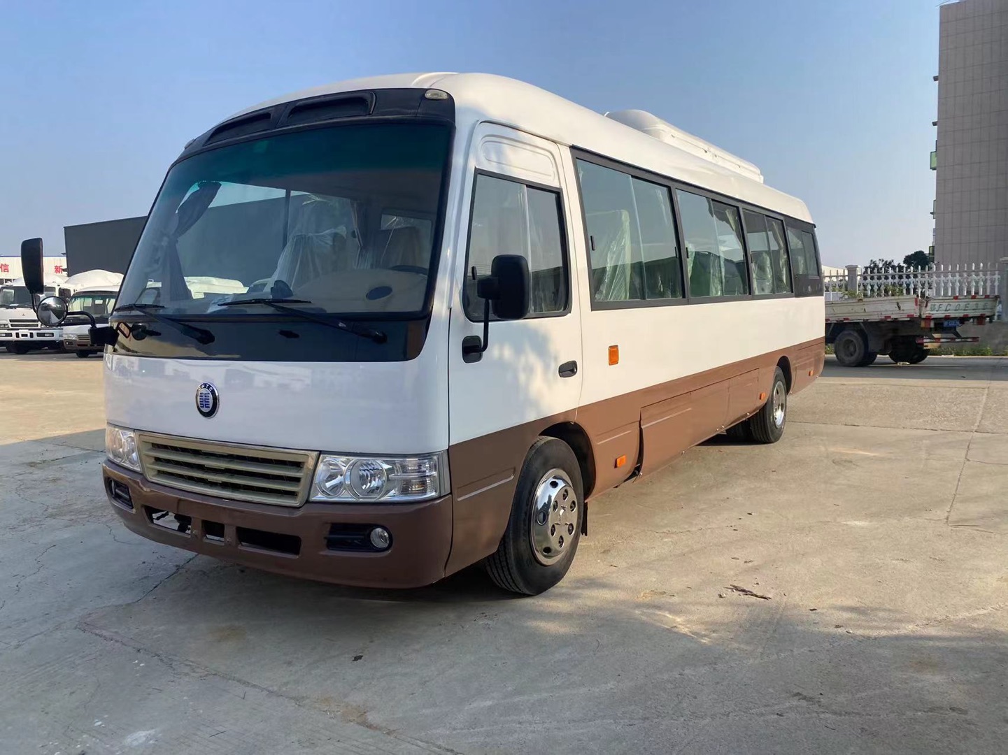Tourist Luxury Bus with Euro 3 Emission Standard 30 Seaters Toyota Coaster Bus